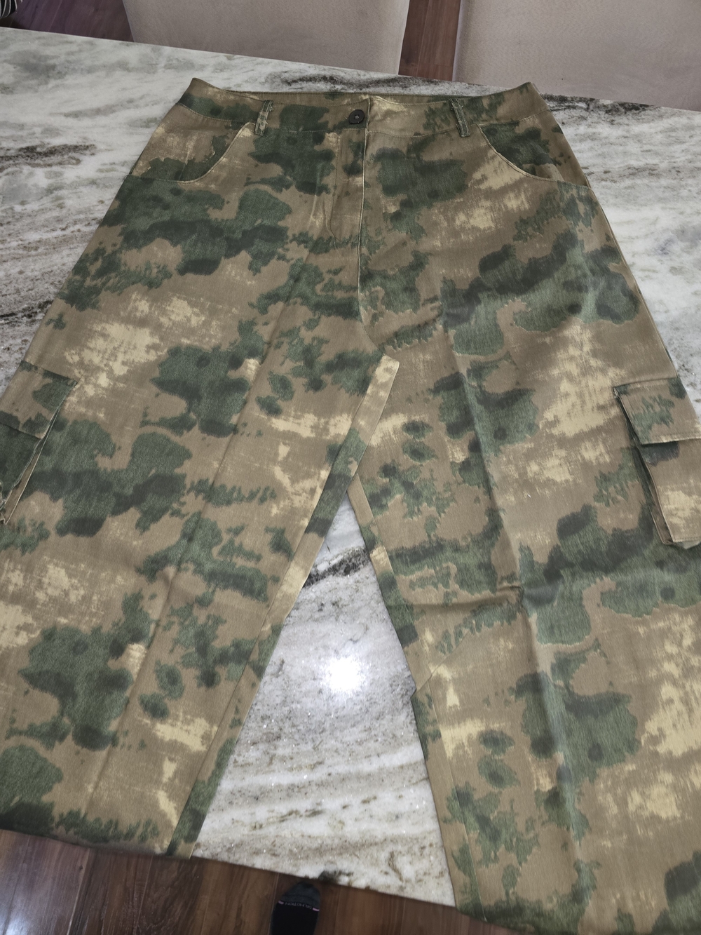 PrettyLittleThing Camo Cargo Pants 16